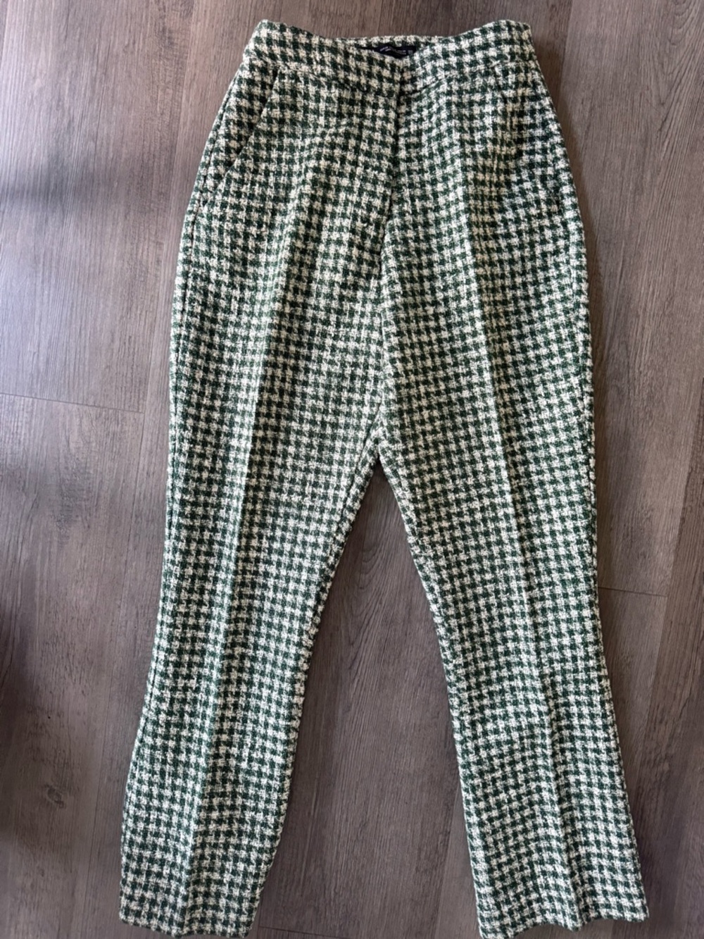 Green & Cream